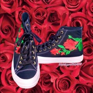 🔥HOST PICK: Converse Black High Tops W/ Red Roses